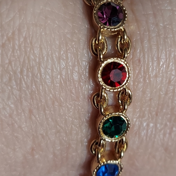 Joan River's Vintage Textured Gold/Beveled, Faceted Jewel Tone Crystal Bracelet - Picture 8 of 8